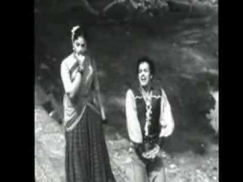 Kaariyam Mudinjathum Song